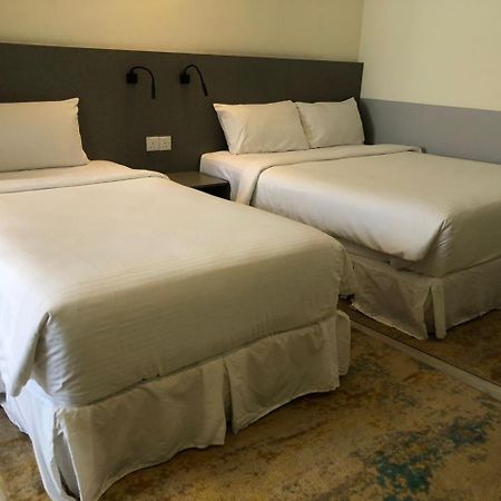 Hutton Suite Hotel Managed By The Ascott Limited George Town Esterno foto